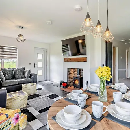 3 Bed In Carlisle Oc-94673 *