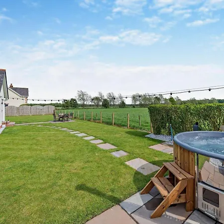 3 Bed In Carlisle Oc-94673 롱타운